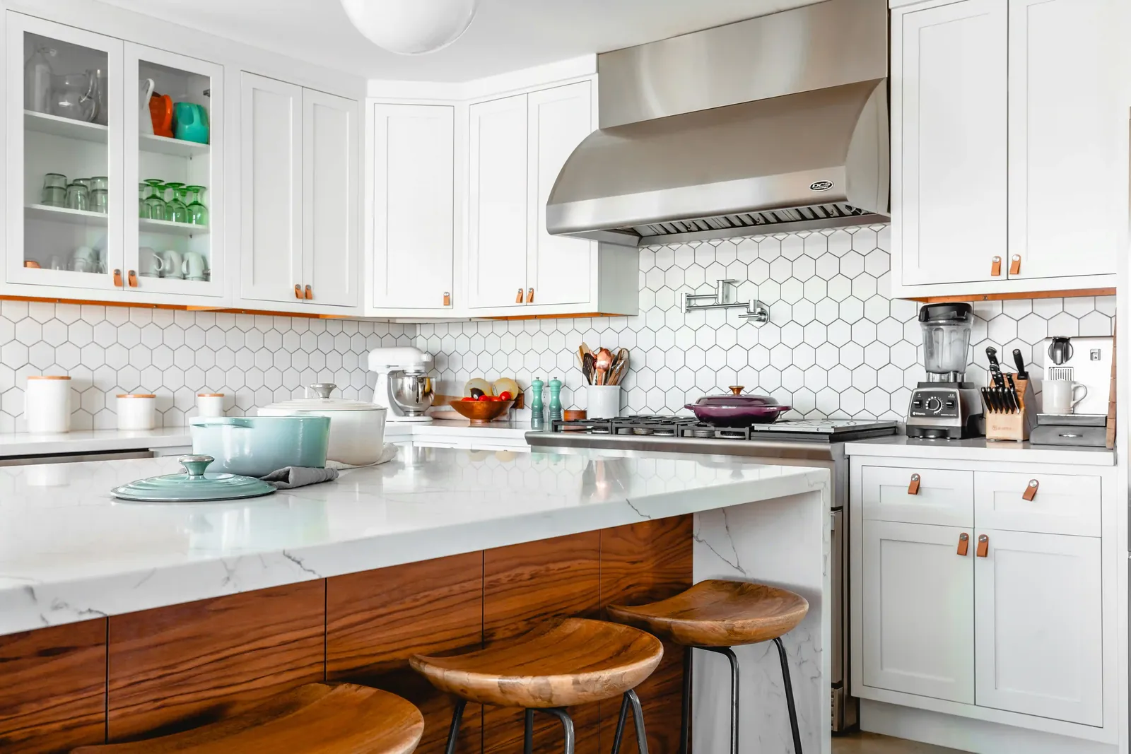 White hexagonal kitchen backsplash